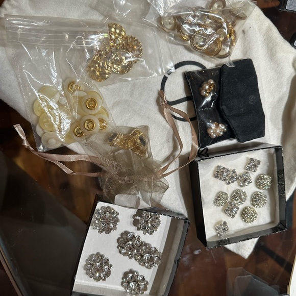 St. Johns Buttons Authentic - Picture 3 of 3